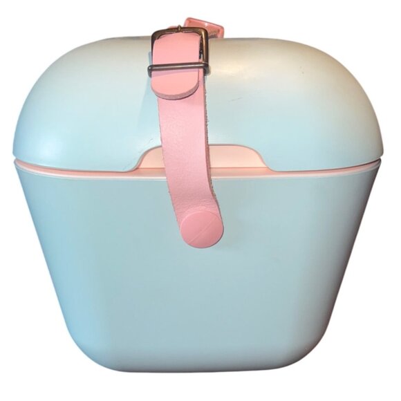 Polarbox Retro Style Insulated Cooler With Adjustable Strap & Handle - Picture 7 of 10